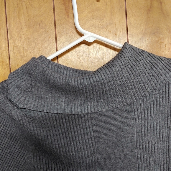Dress barn womans XL sweater - Picture 4 of 6